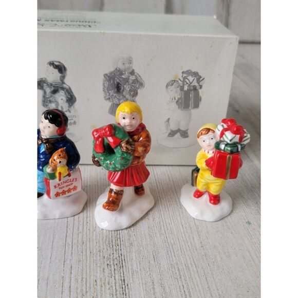 Dept 56 54927 He Led Them Down The Streets Of Town village accessory xmas - Picture 9 of 9